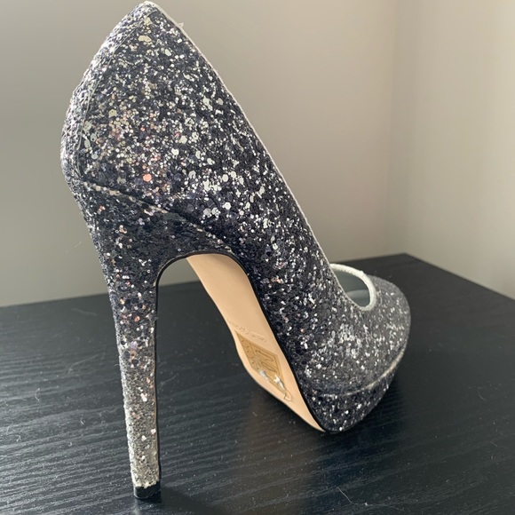 Glittery silver high heels - Picture 4 of 4